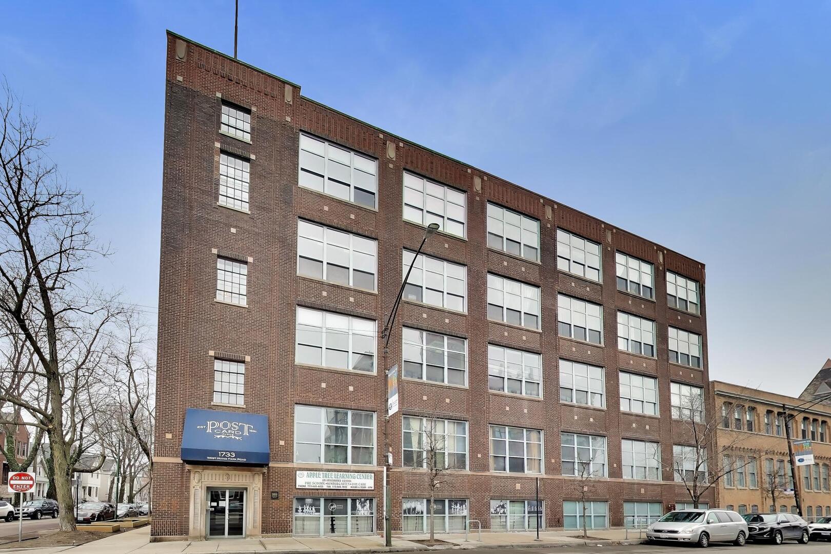 1733 W Irving Park Road Unit: 215