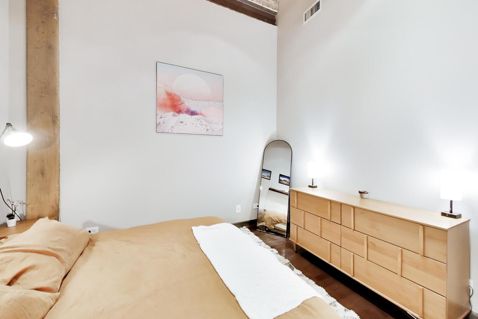 1733 W Irving Park Road Unit: 215