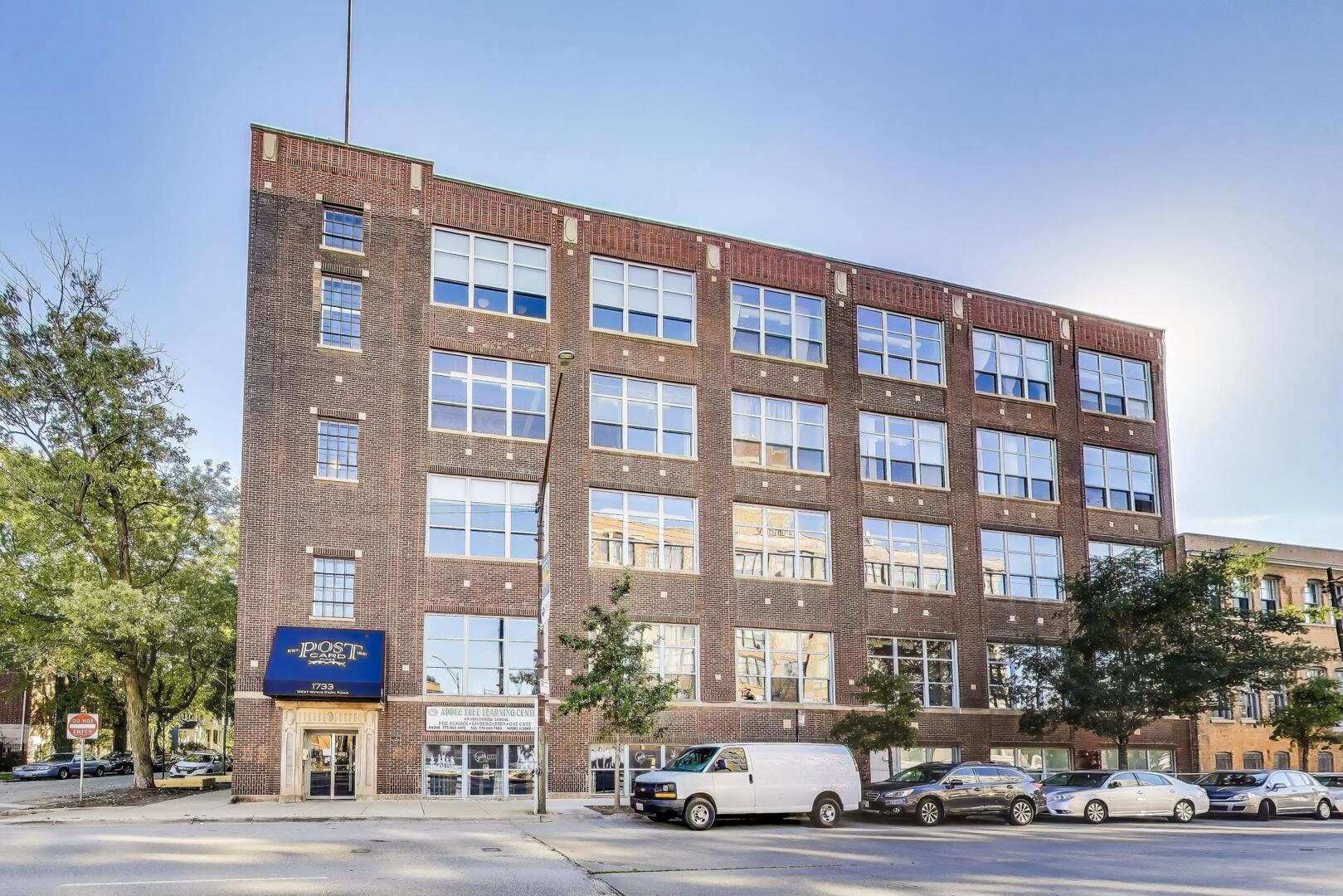 1733 W Irving Park Road Unit: 215