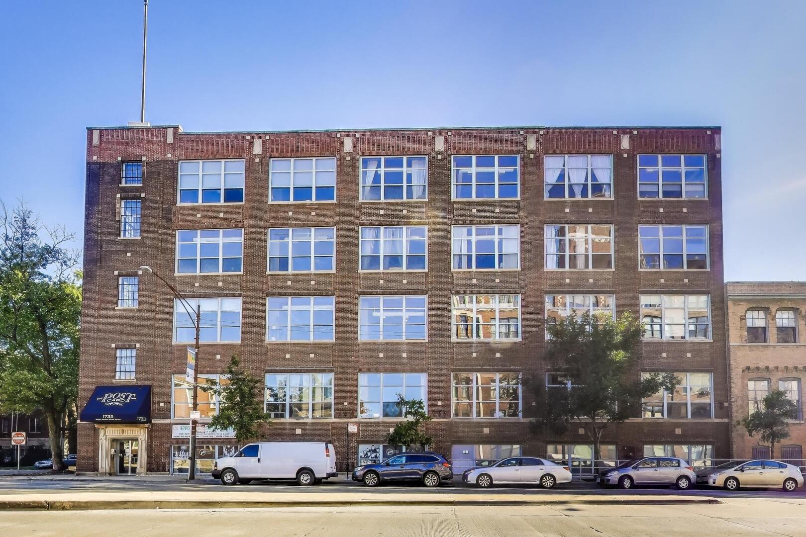 1733 W Irving Park Road Unit: 215