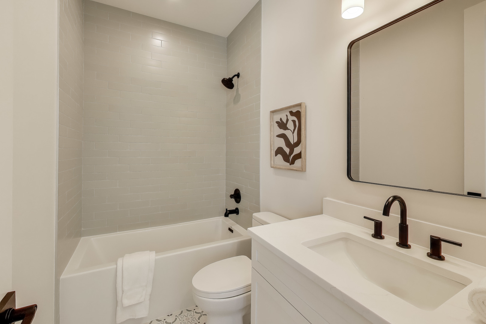 1632 W Hollywood Avenue