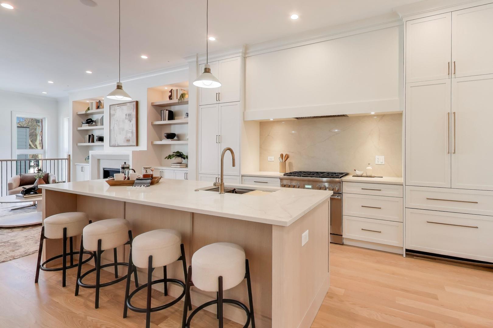 1632 W Hollywood Avenue