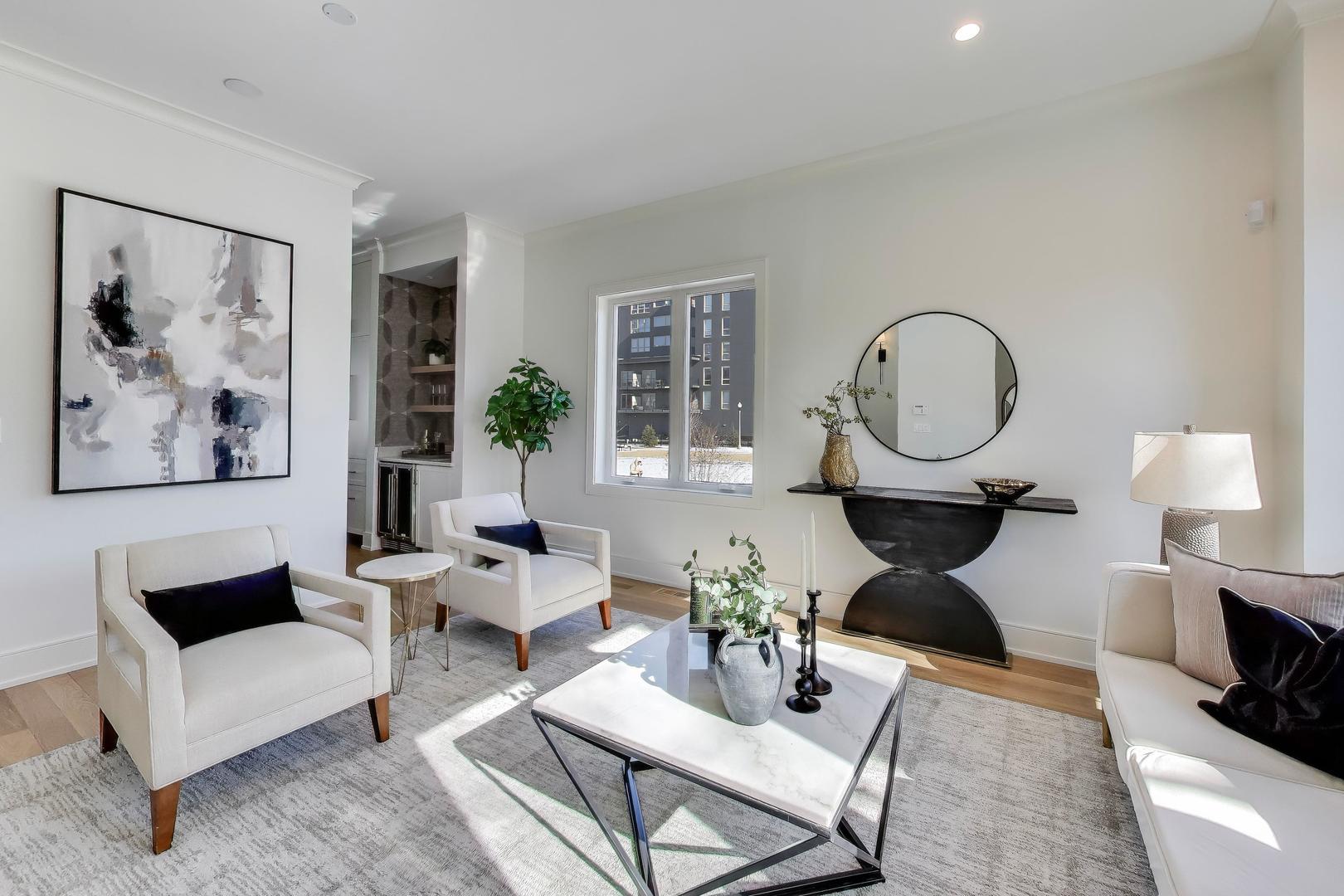 1632 W Hollywood Avenue