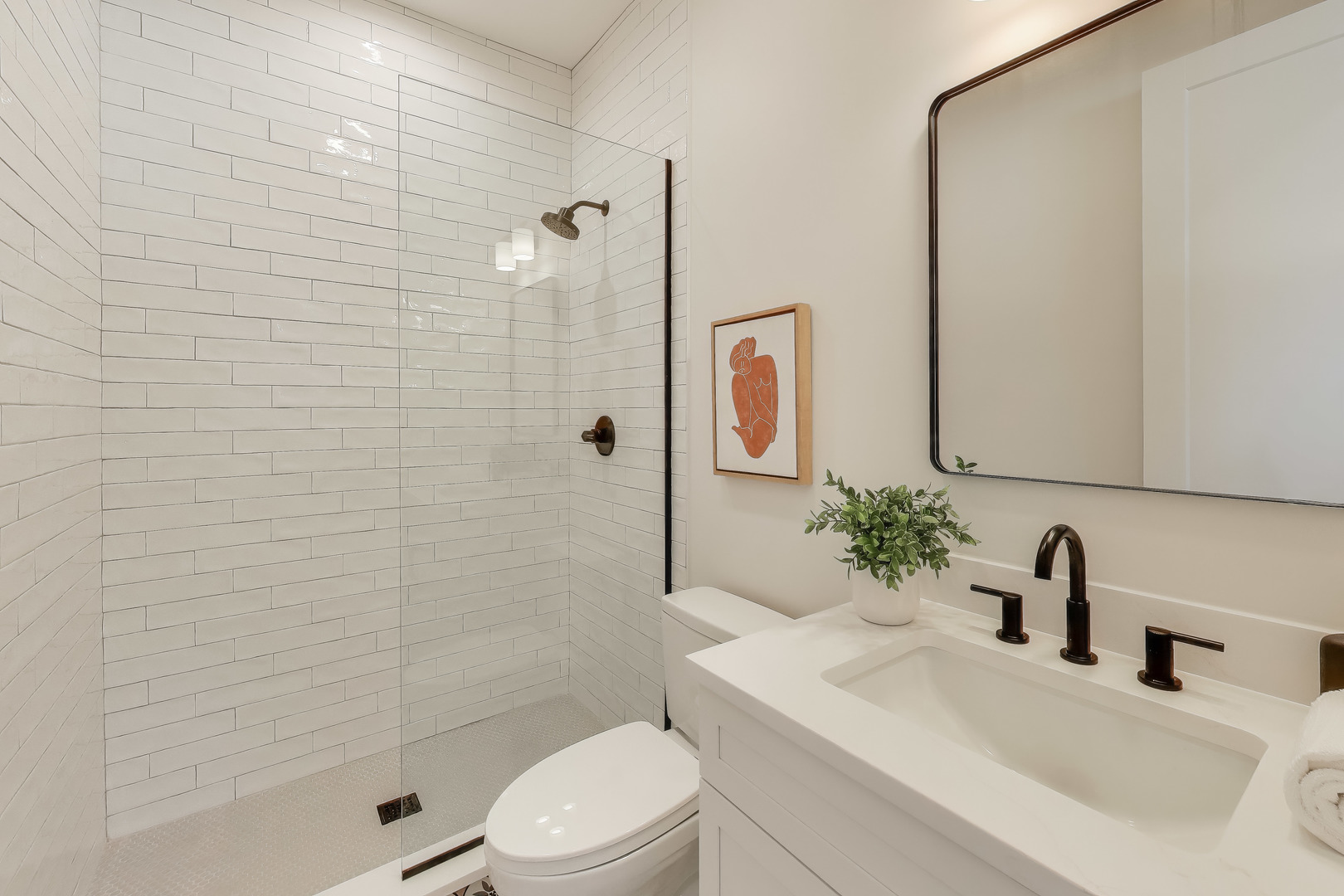 1632 W Hollywood Avenue