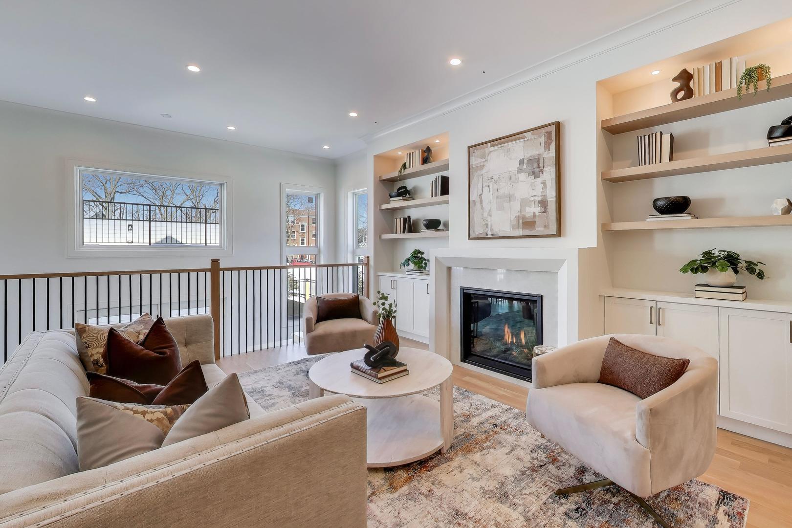 1632 W Hollywood Avenue