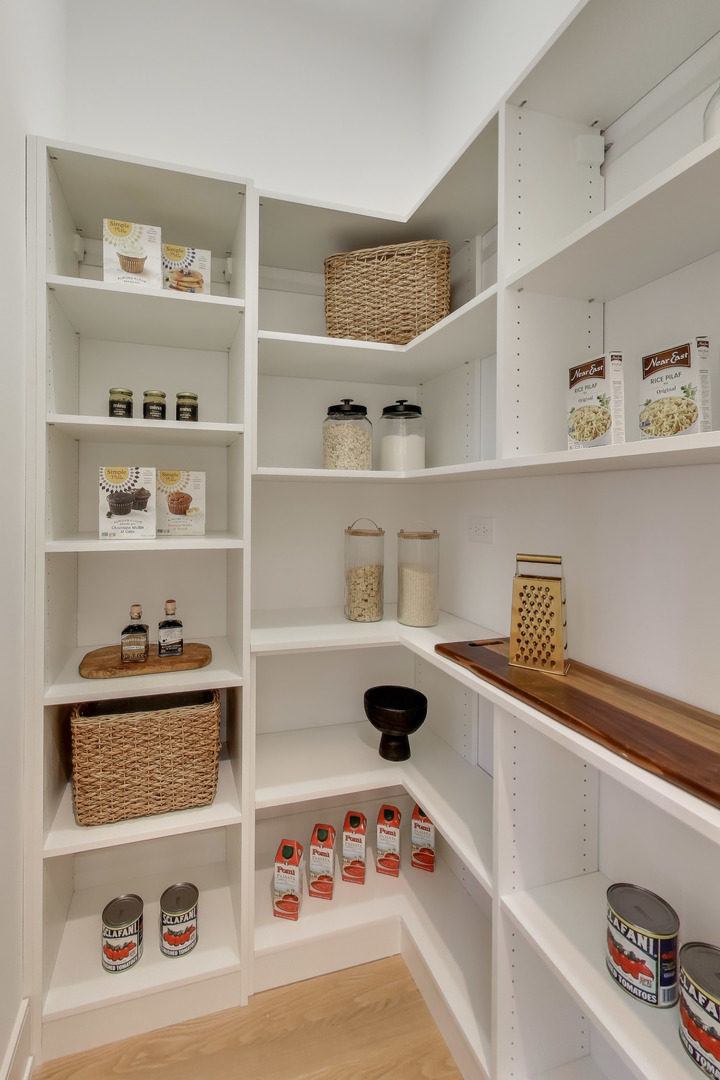 1632 W Hollywood Avenue