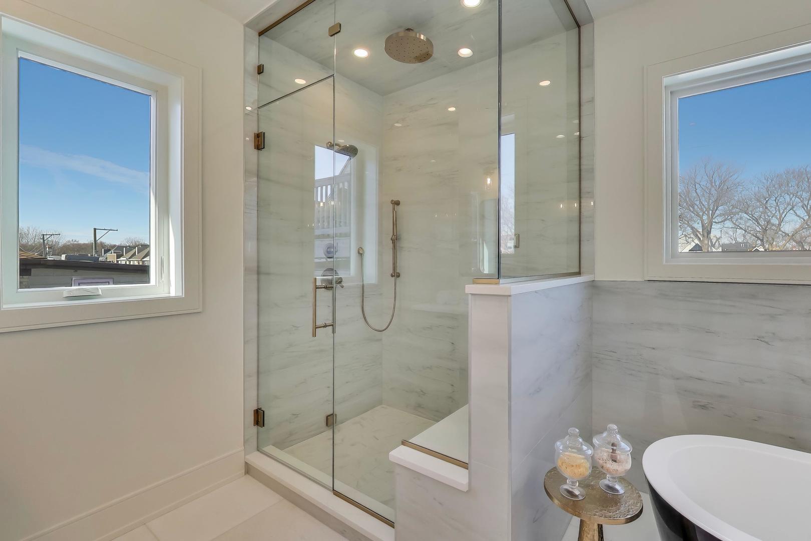 1632 W Hollywood Avenue