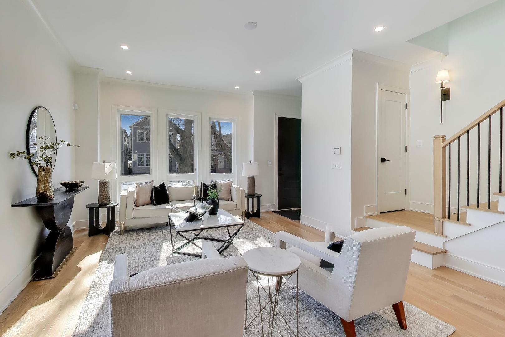 1632 W Hollywood Avenue