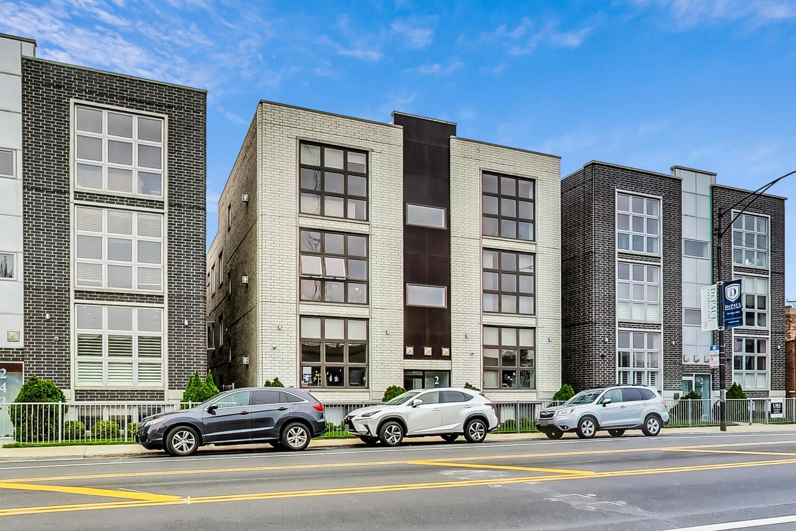 2435 W BELMONT Avenue Unit: 2E