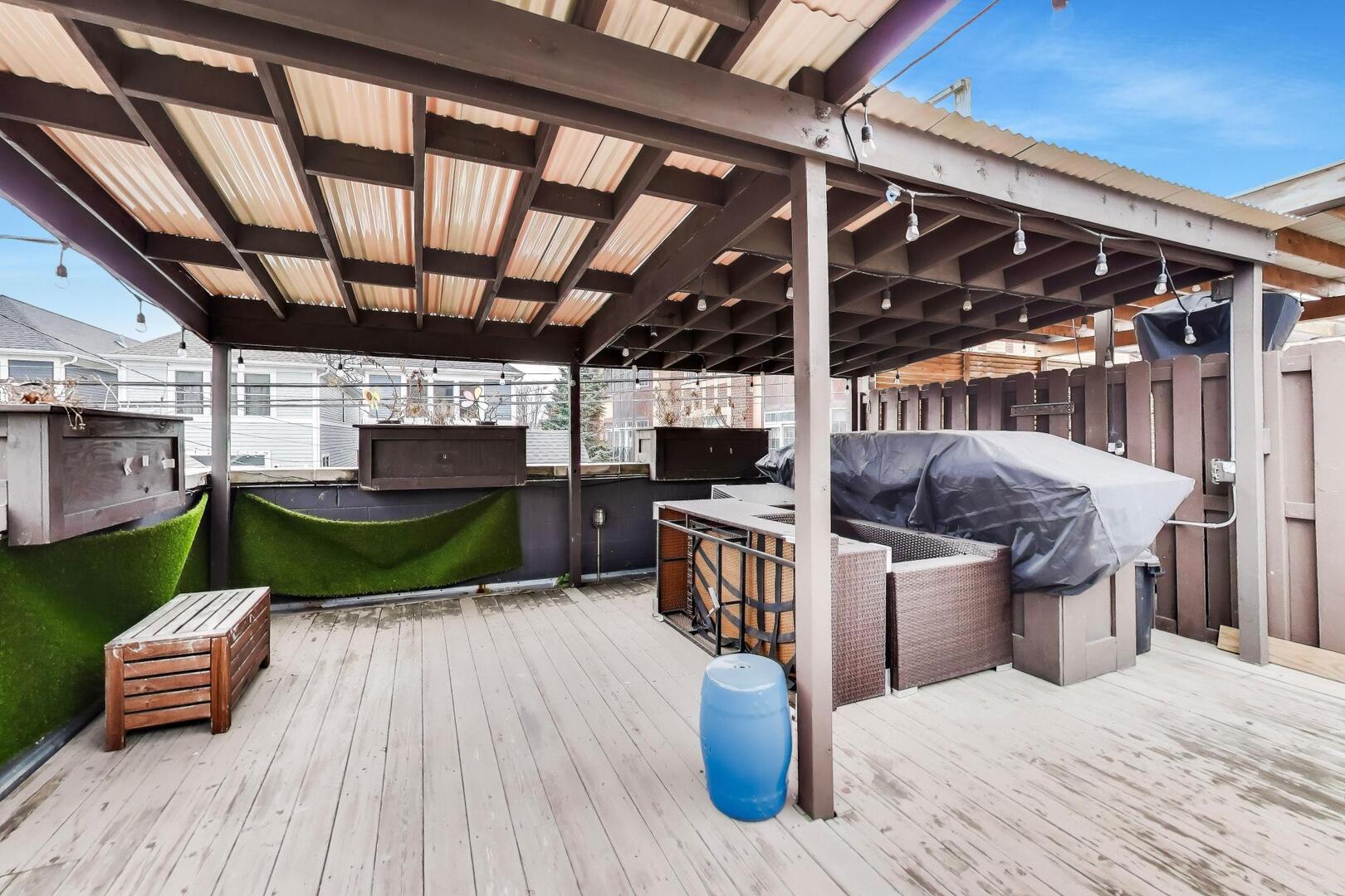 2435 W BELMONT Avenue Unit: 2E