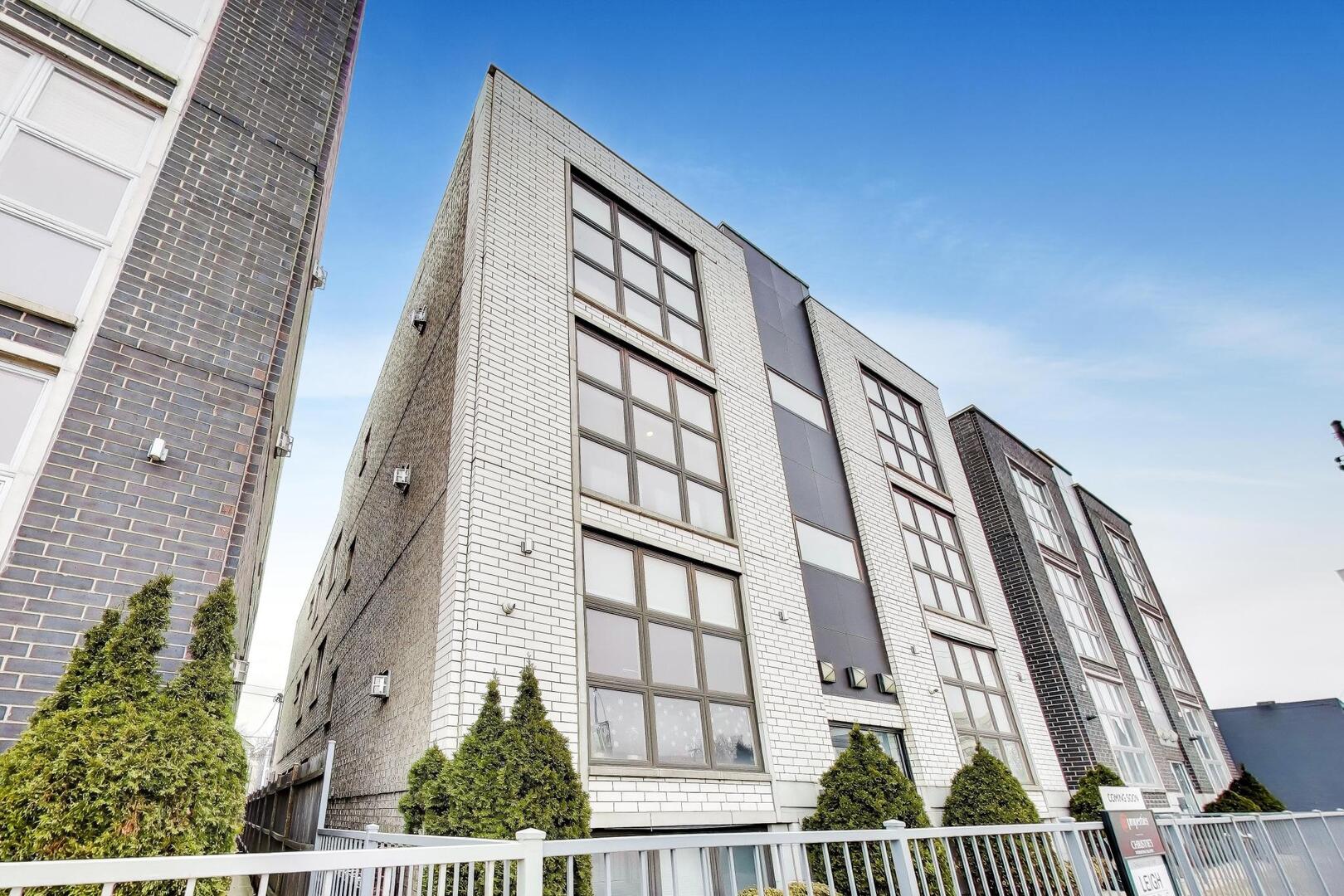 2435 W BELMONT Avenue Unit: 2E