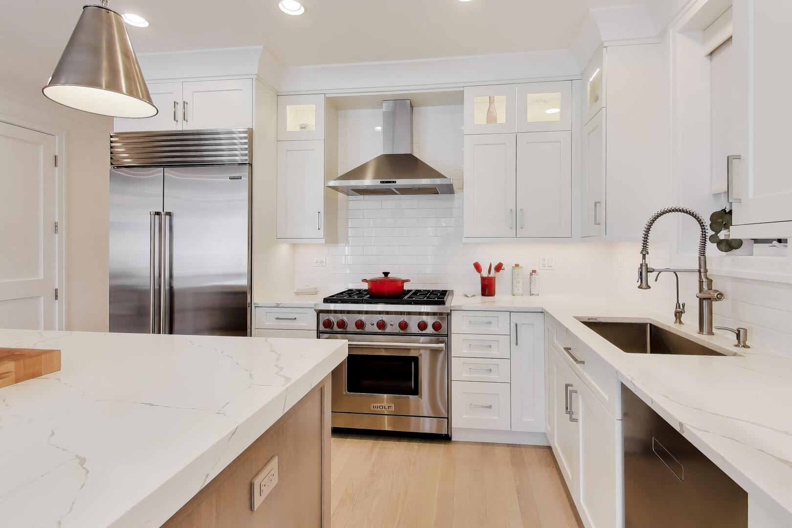 1833 N Sedgwick Street Unit: 2