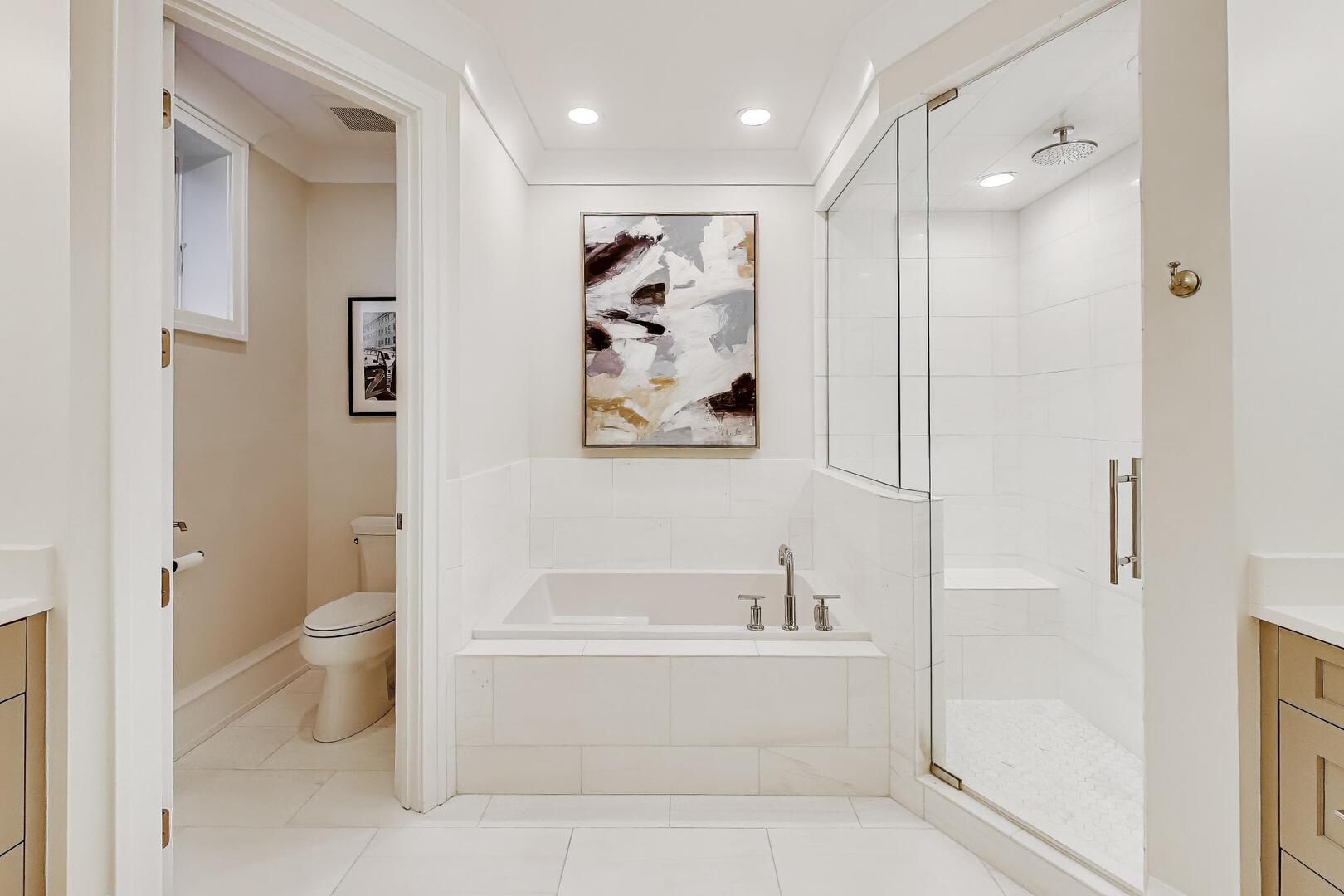 1833 N Sedgwick Street Unit: 2