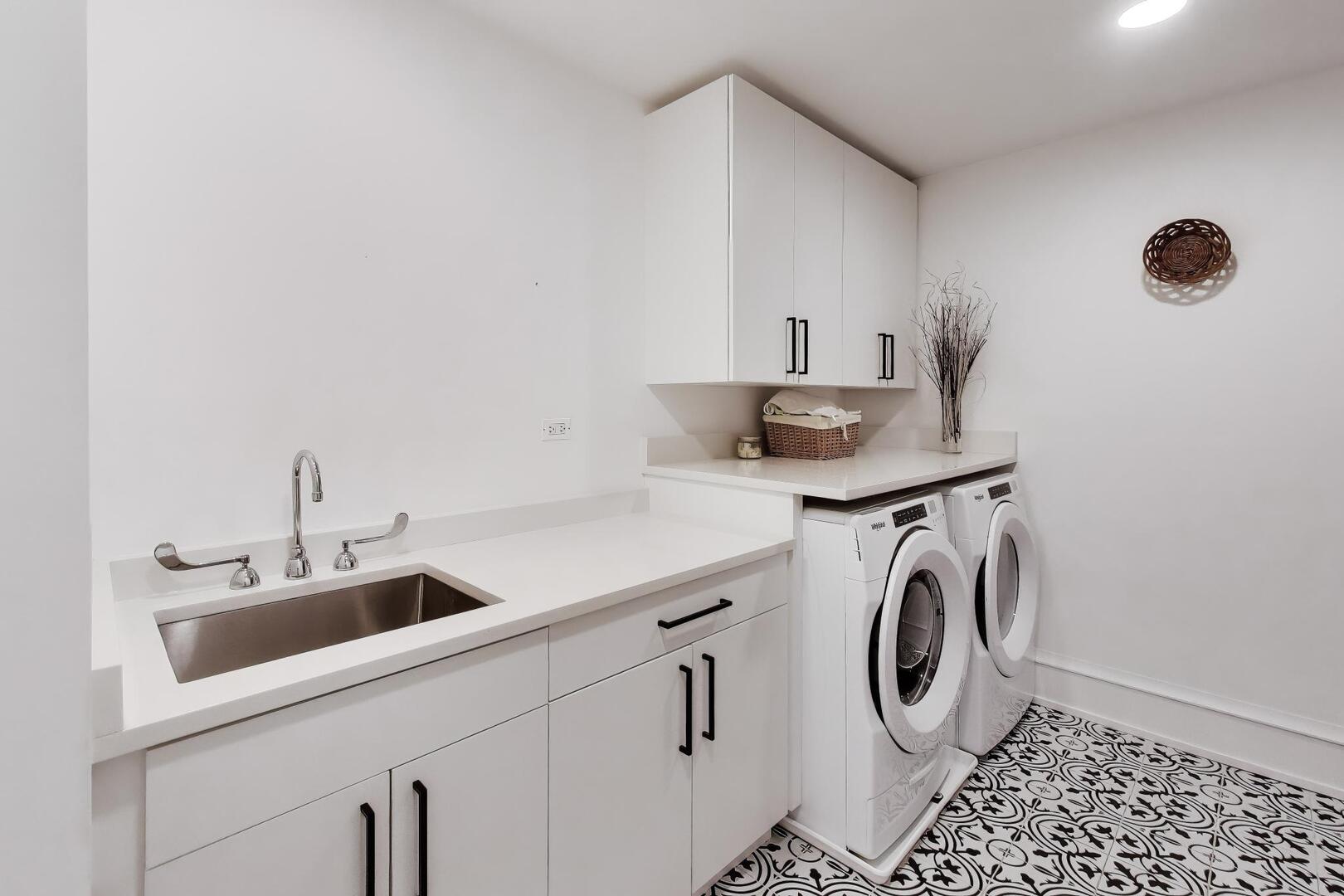 1833 N Sedgwick Street Unit: 2