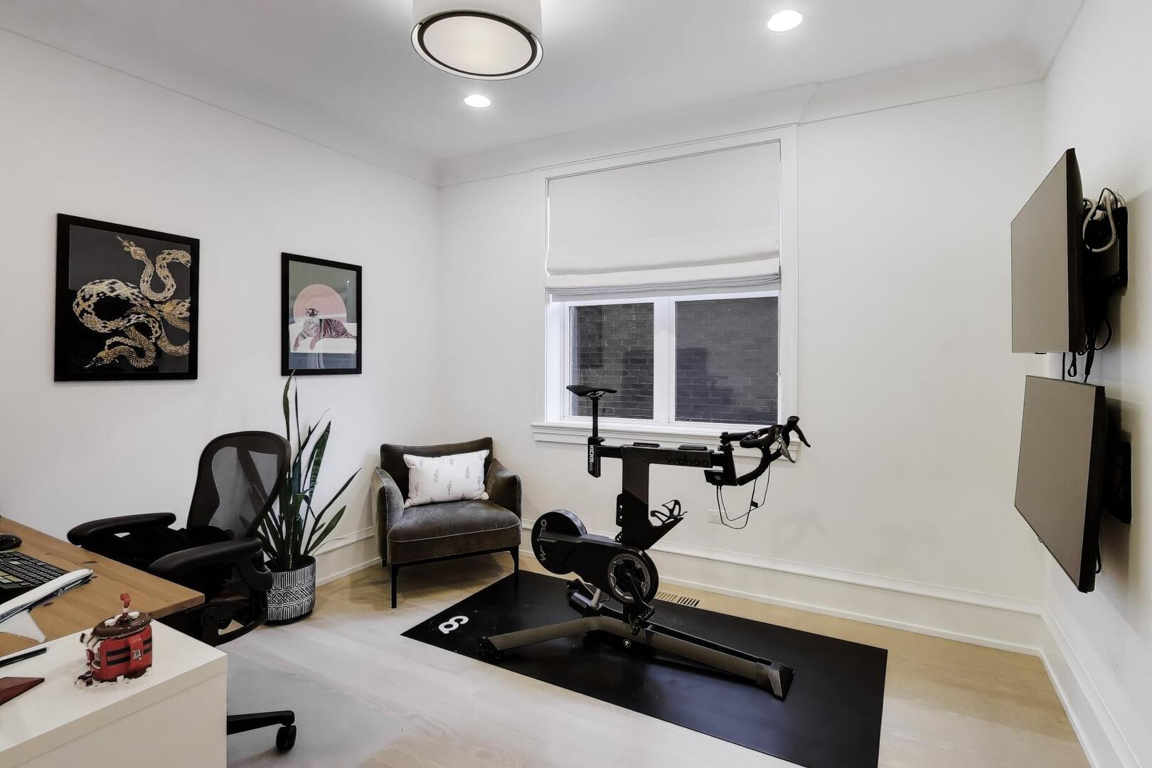 1833 N Sedgwick Street Unit: 2