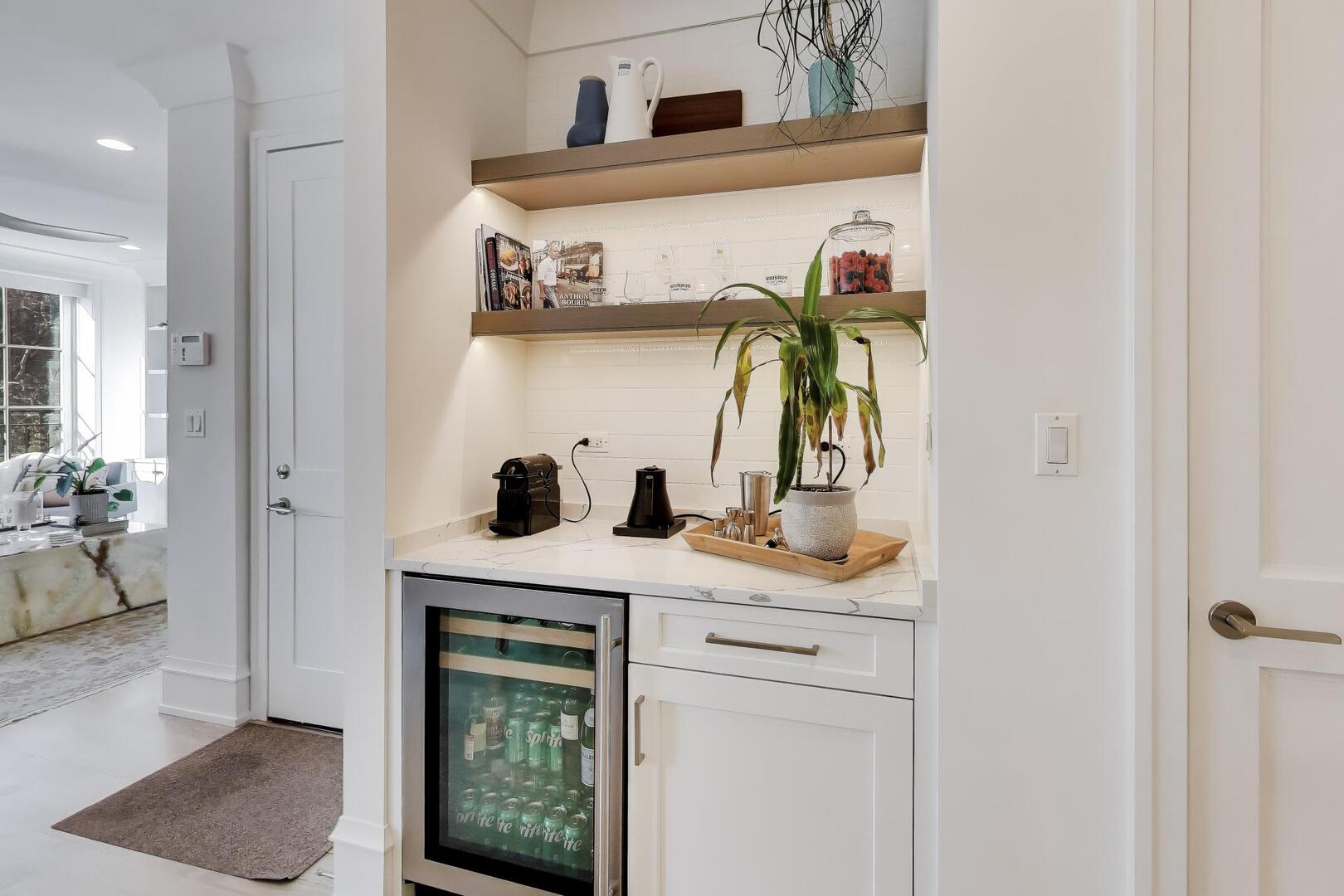 1833 N Sedgwick Street Unit: 2