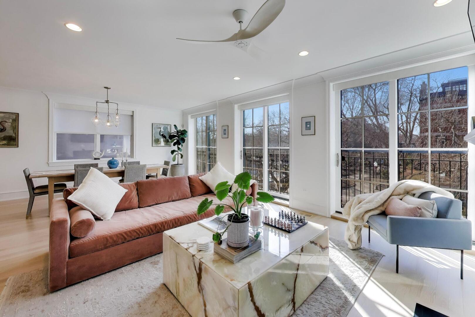 1833 N Sedgwick Street Unit: 2