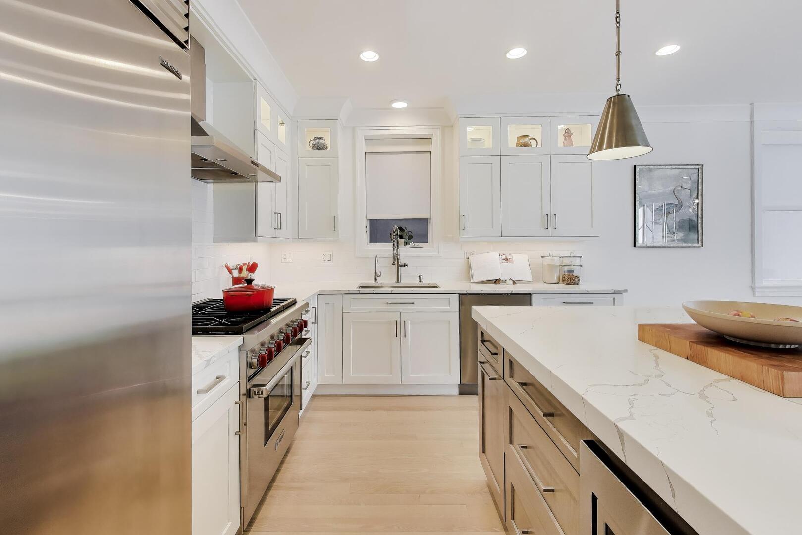 1833 N Sedgwick Street Unit: 2