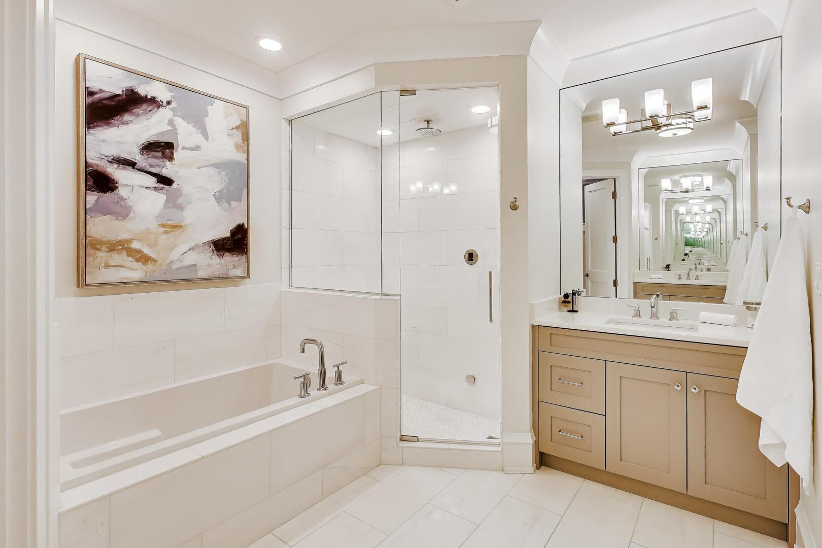 1833 N Sedgwick Street Unit: 2