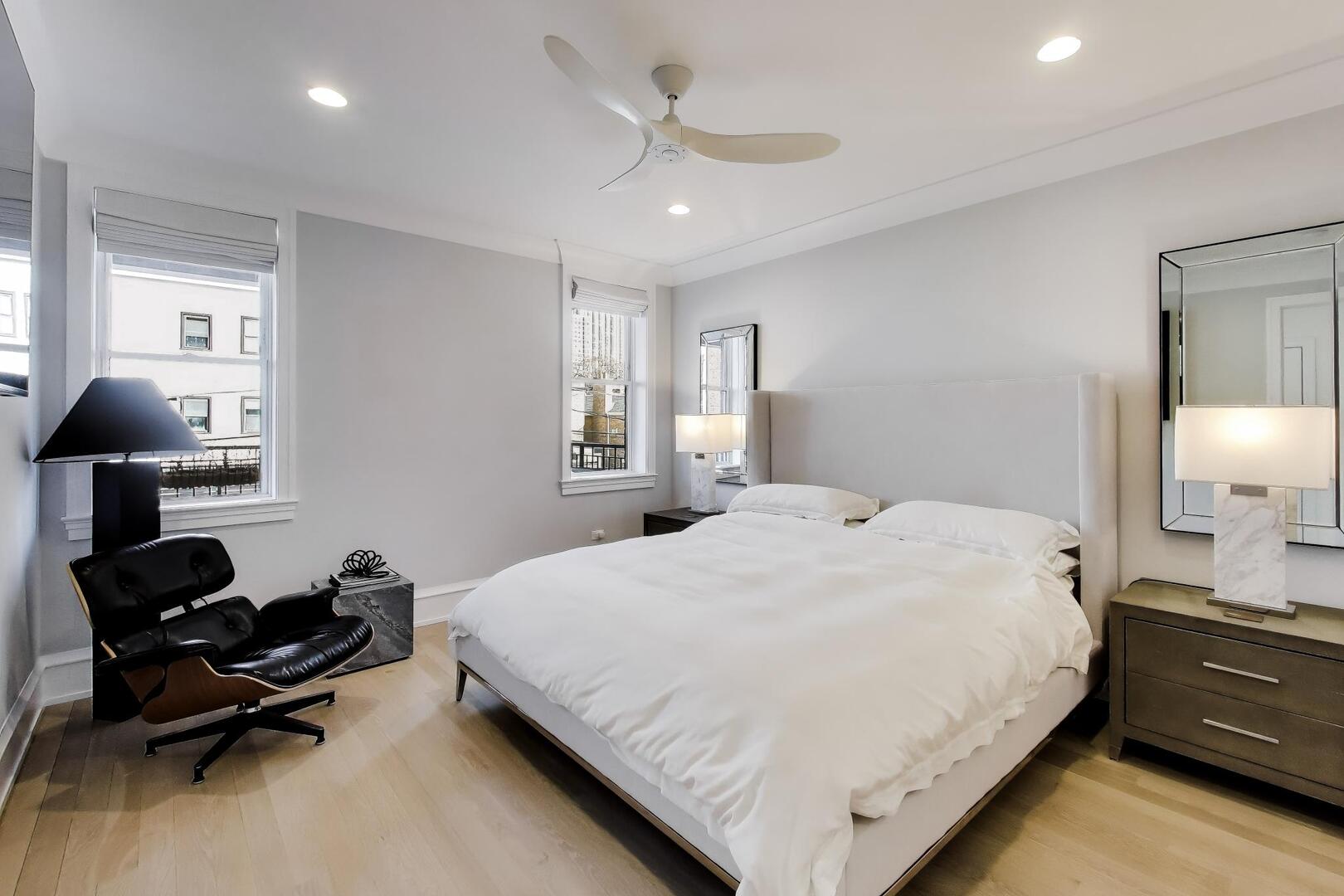 1833 N Sedgwick Street Unit: 2