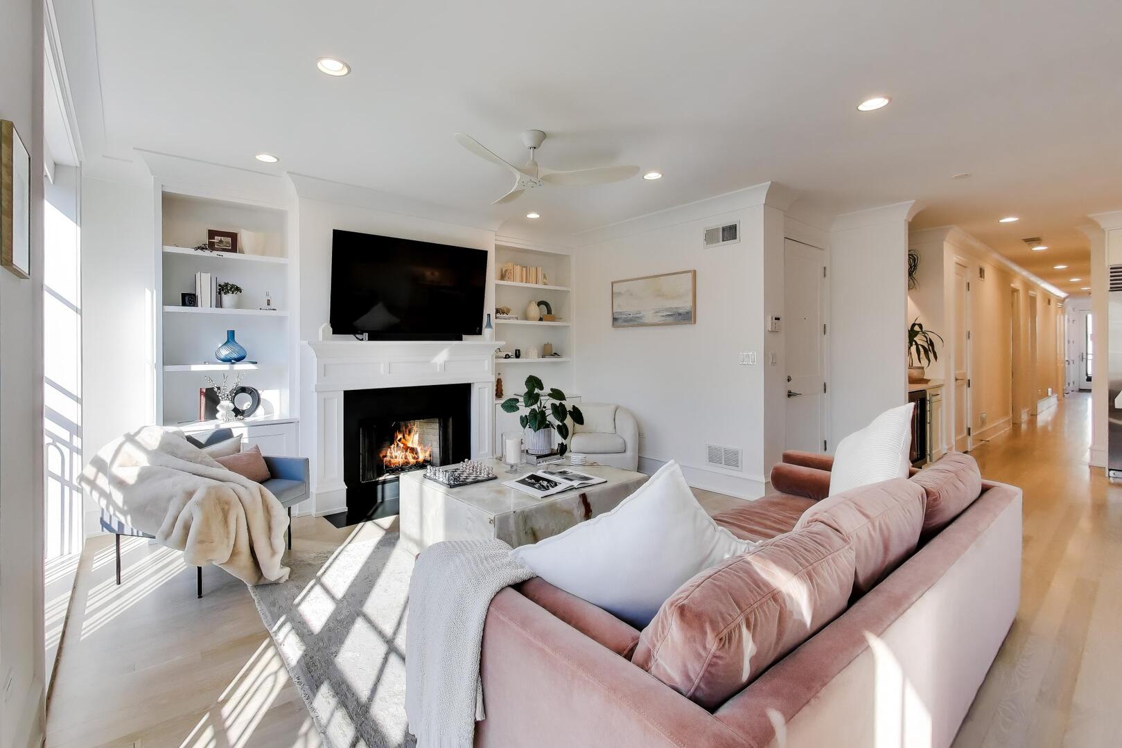 1833 N Sedgwick Street Unit: 2