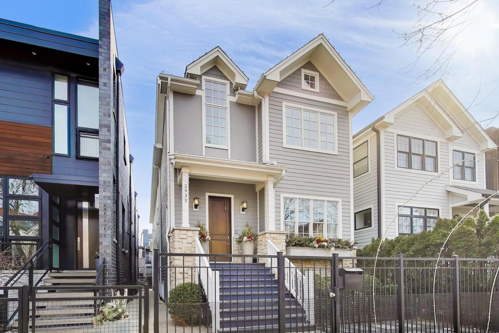 2935 N Seeley Avenue