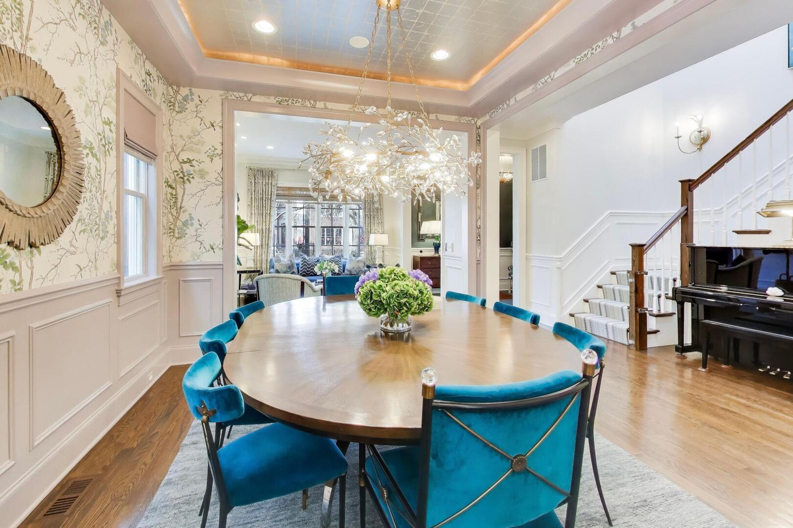 2935 N Seeley Avenue