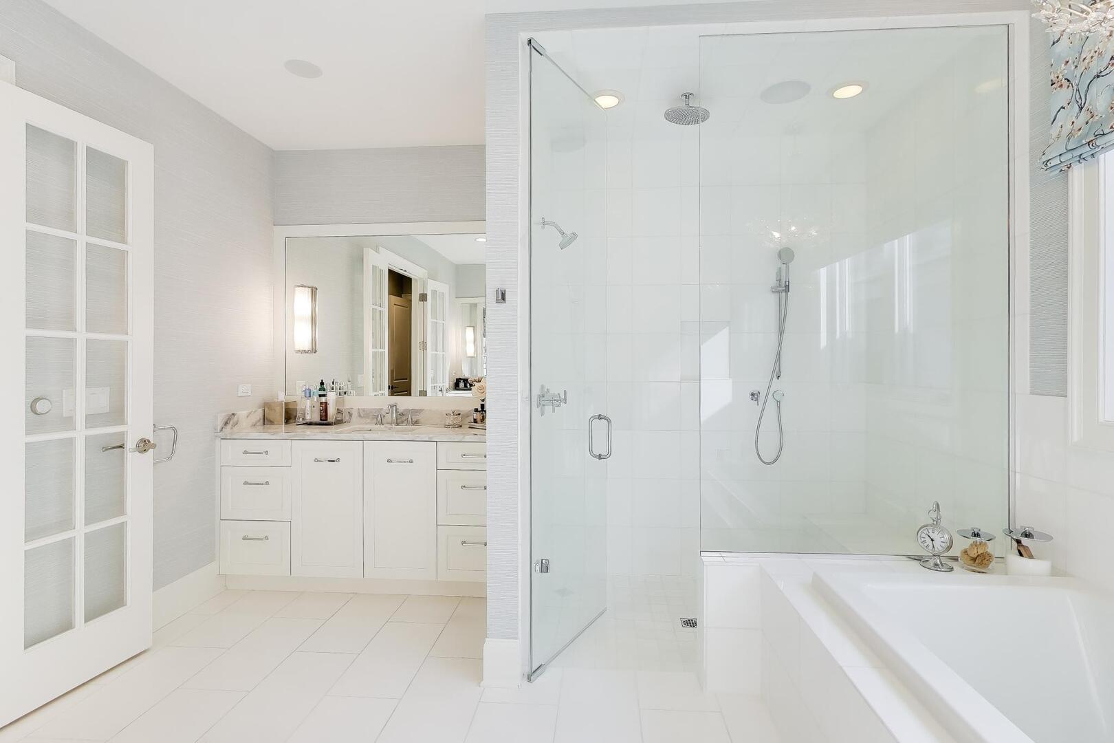 2935 N Seeley Avenue