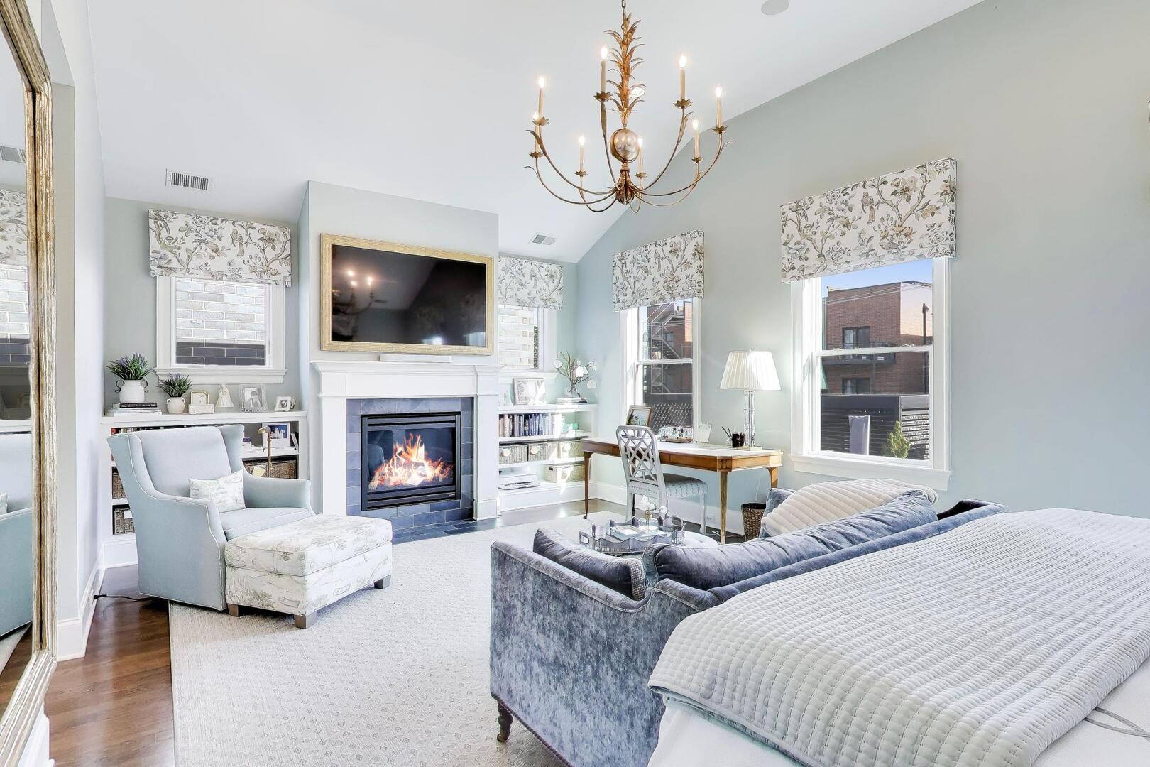 2935 N Seeley Avenue