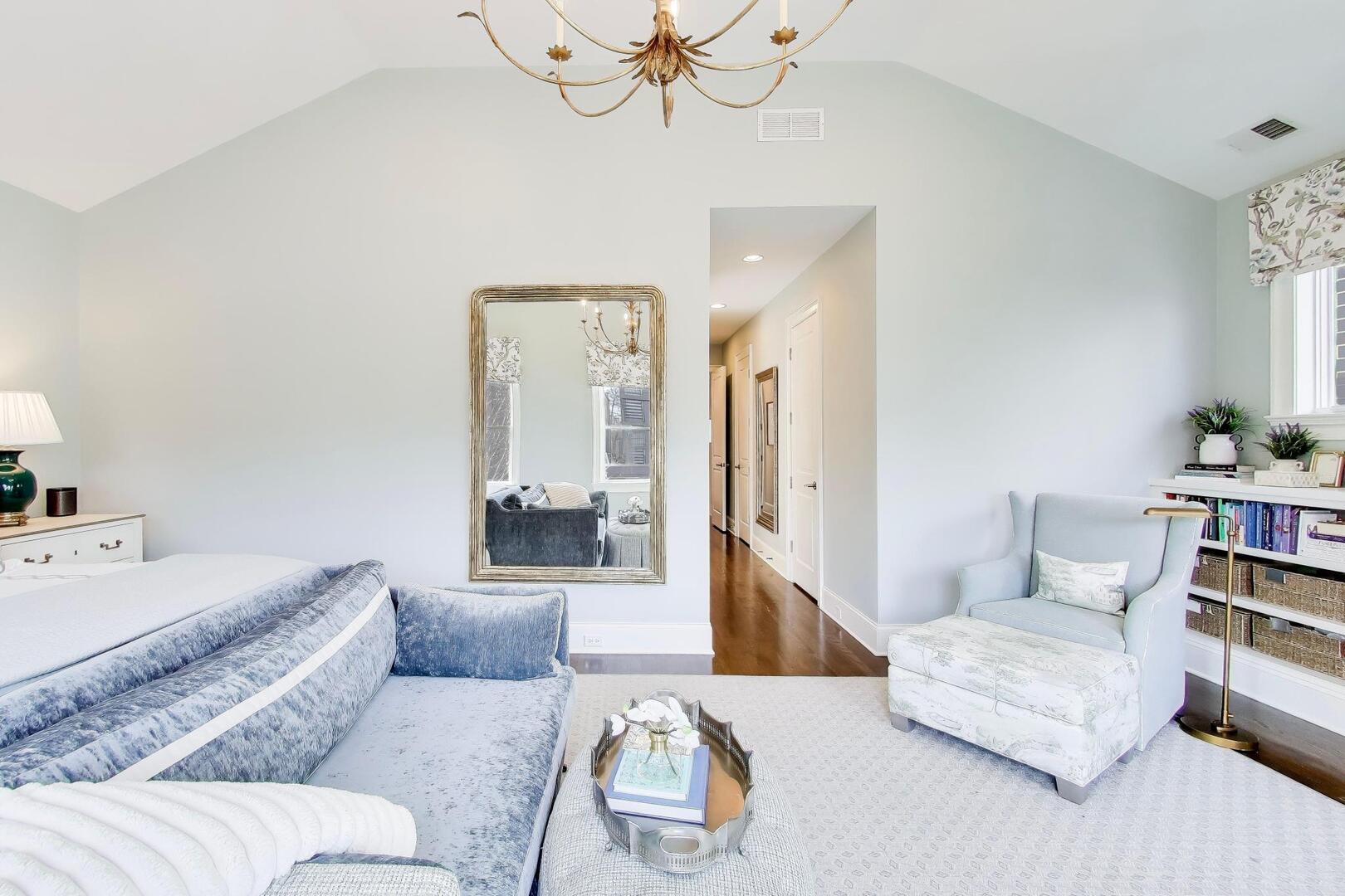 2935 N Seeley Avenue