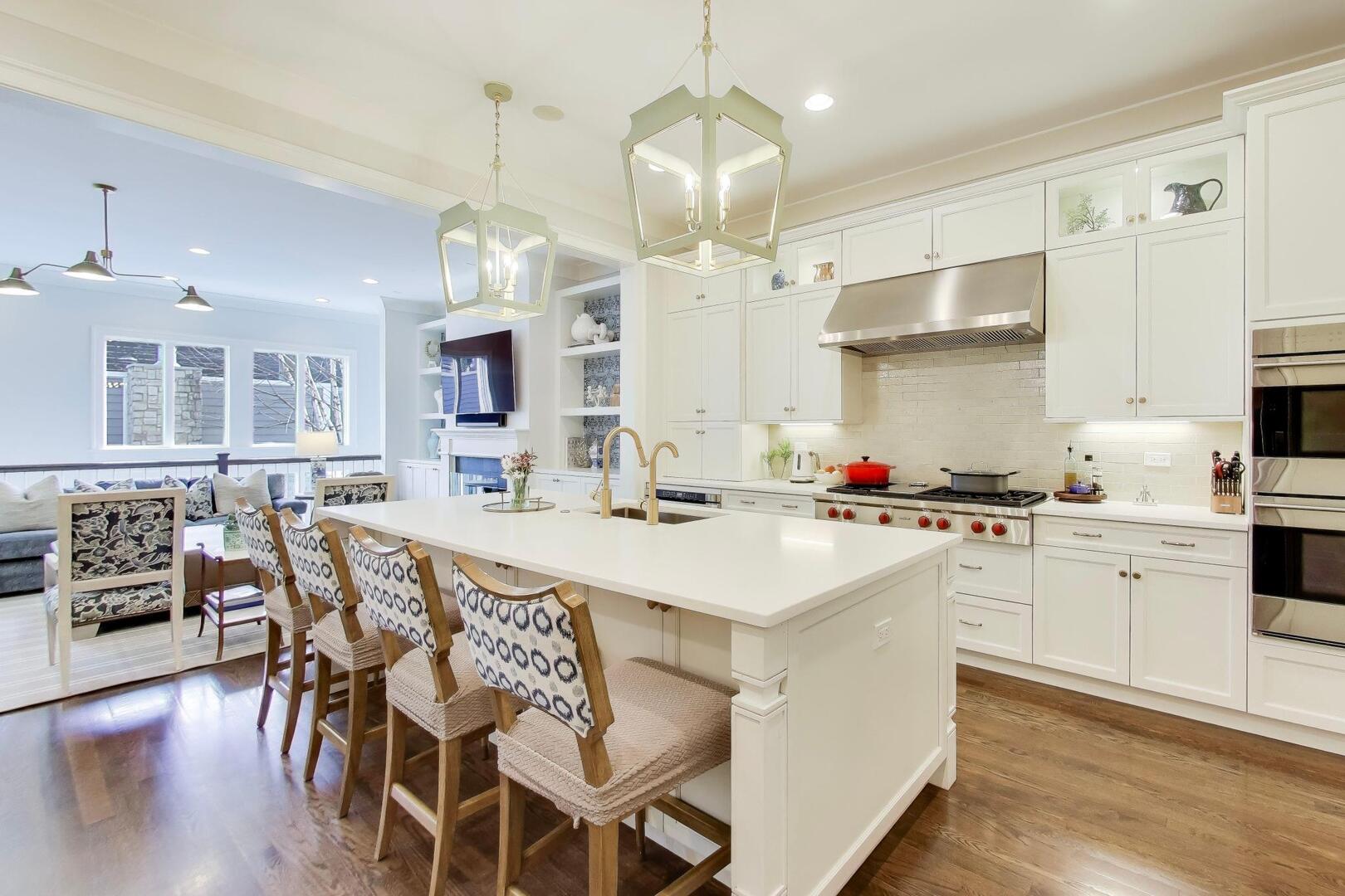 2935 N Seeley Avenue