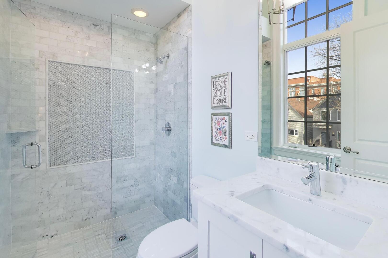 2935 N Seeley Avenue