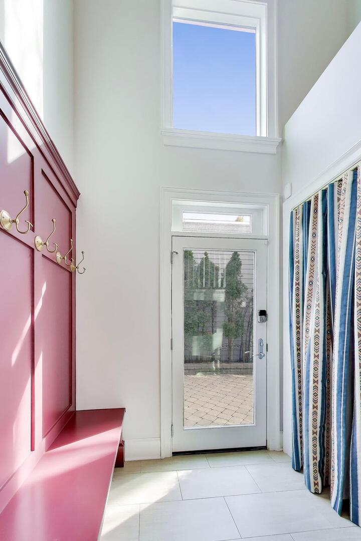 2935 N Seeley Avenue