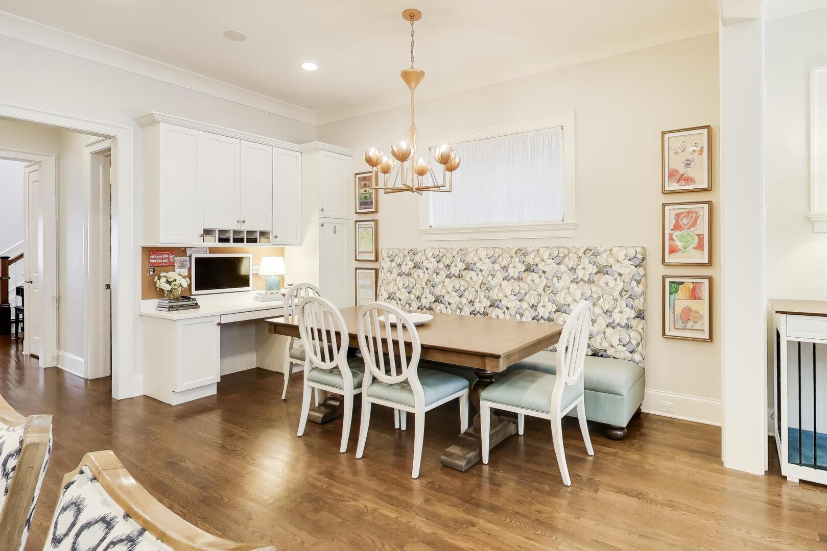 2935 N Seeley Avenue