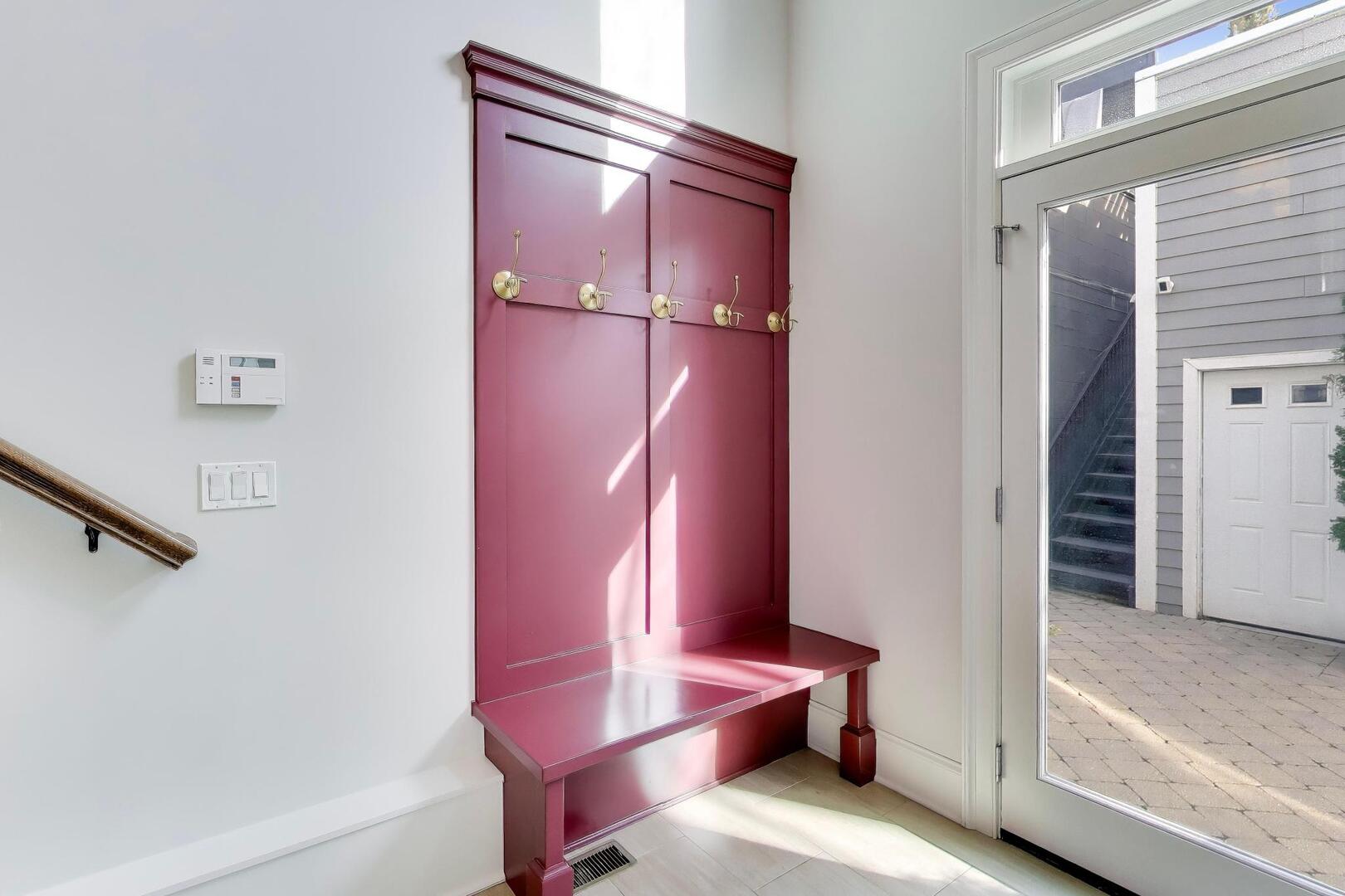 2935 N Seeley Avenue