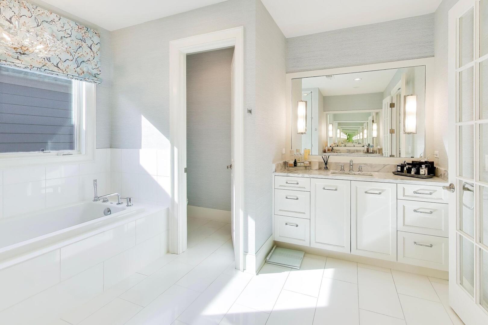 2935 N Seeley Avenue