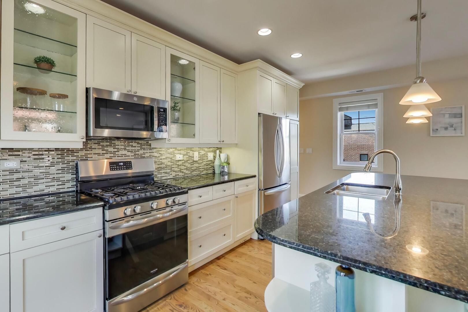 1400 W George Street Unit: 3