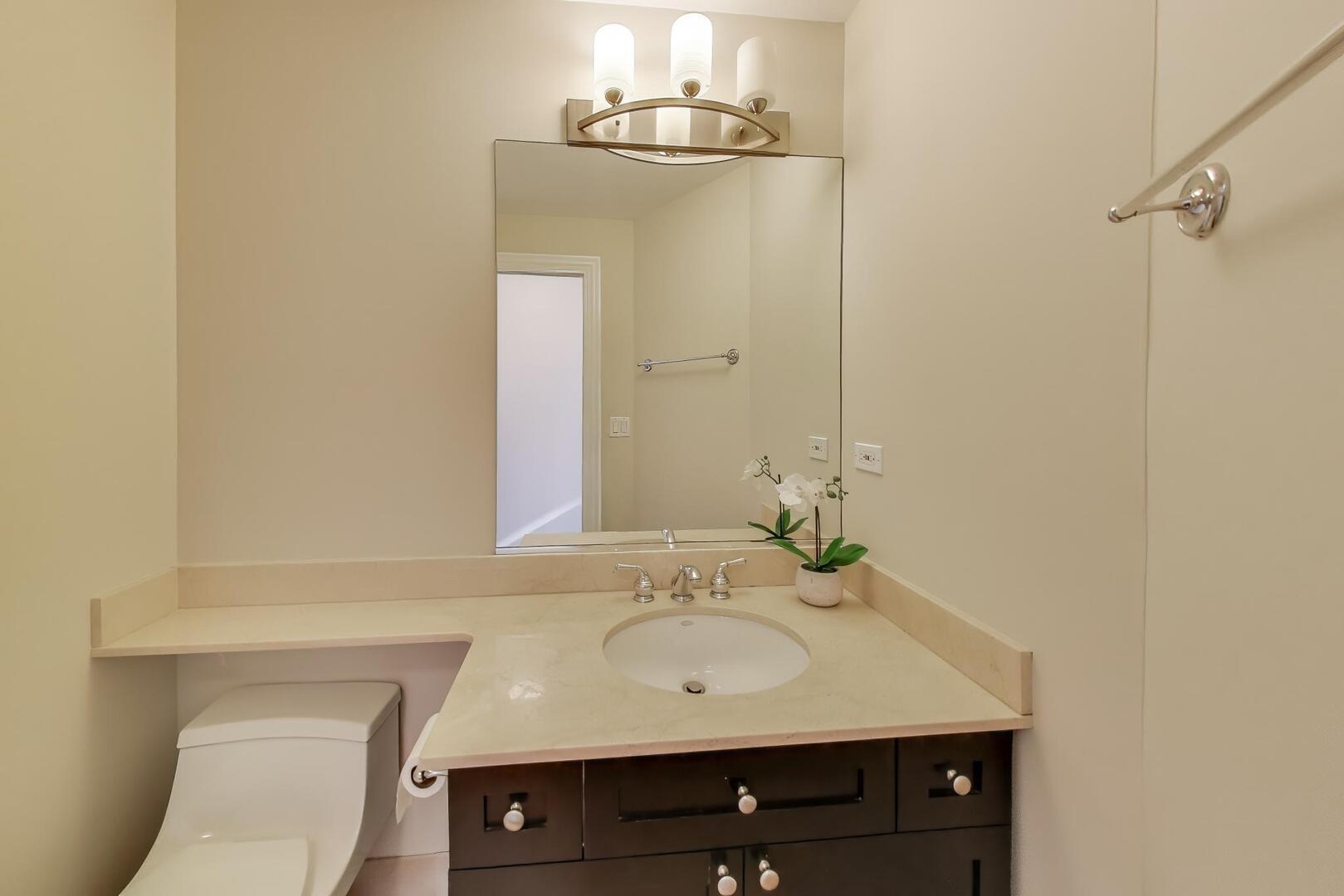 1400 W George Street Unit: 3