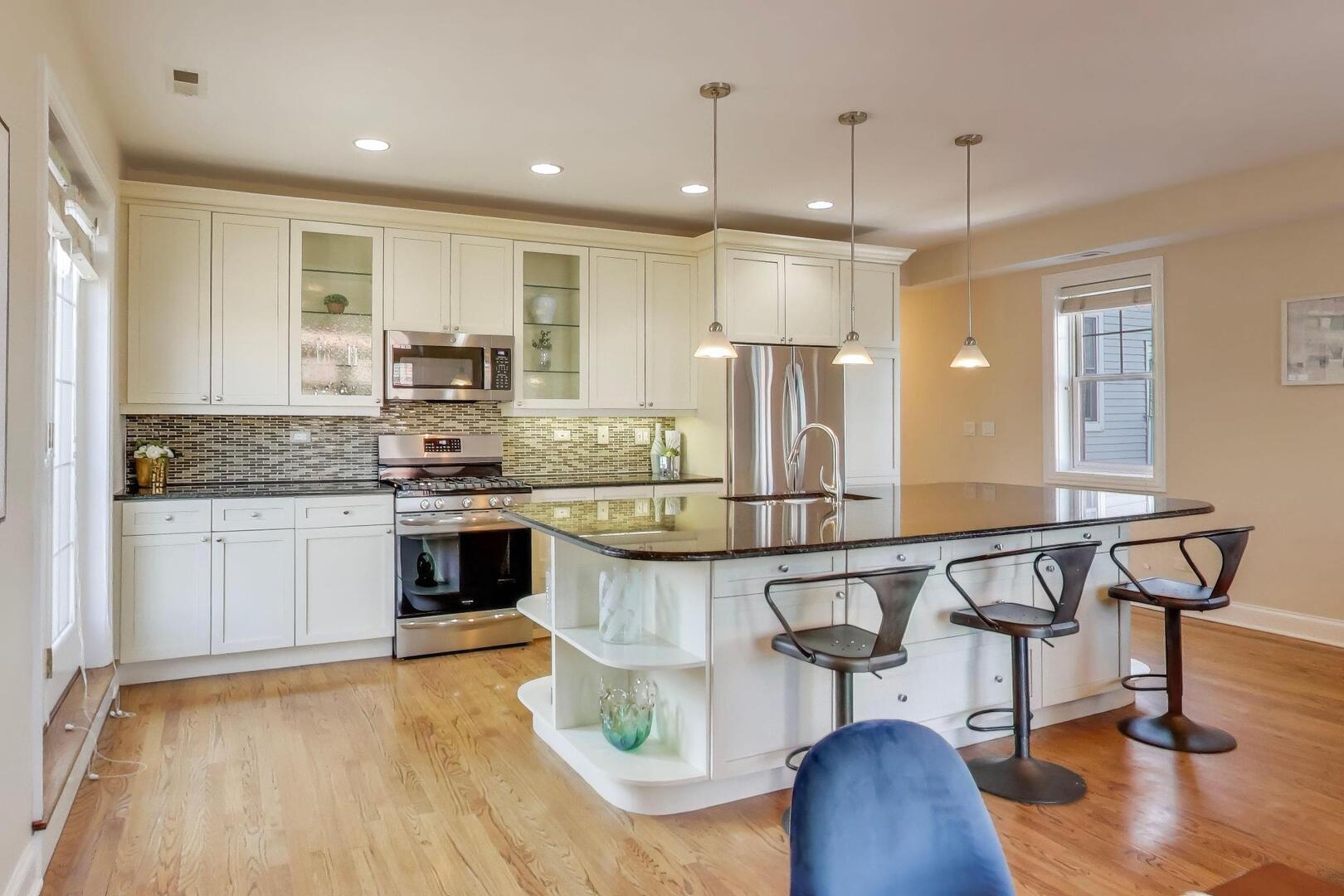 1400 W George Street Unit: 3