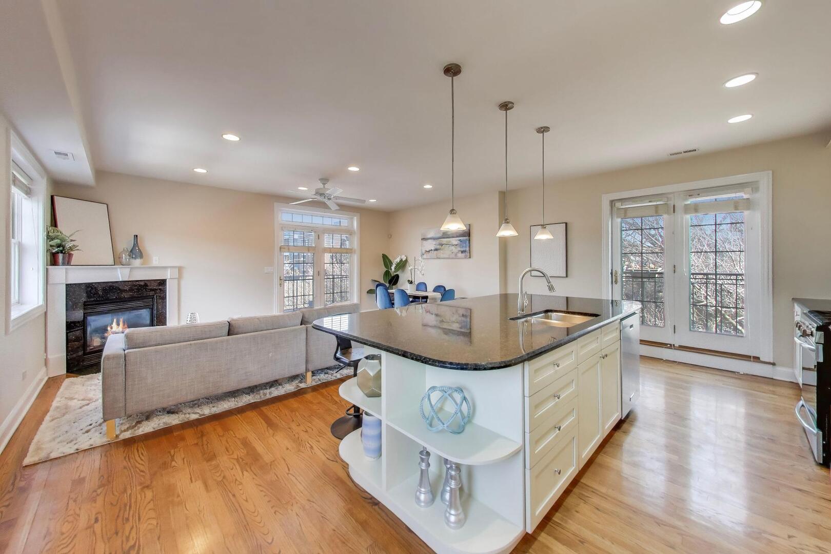 1400 W George Street Unit: 3