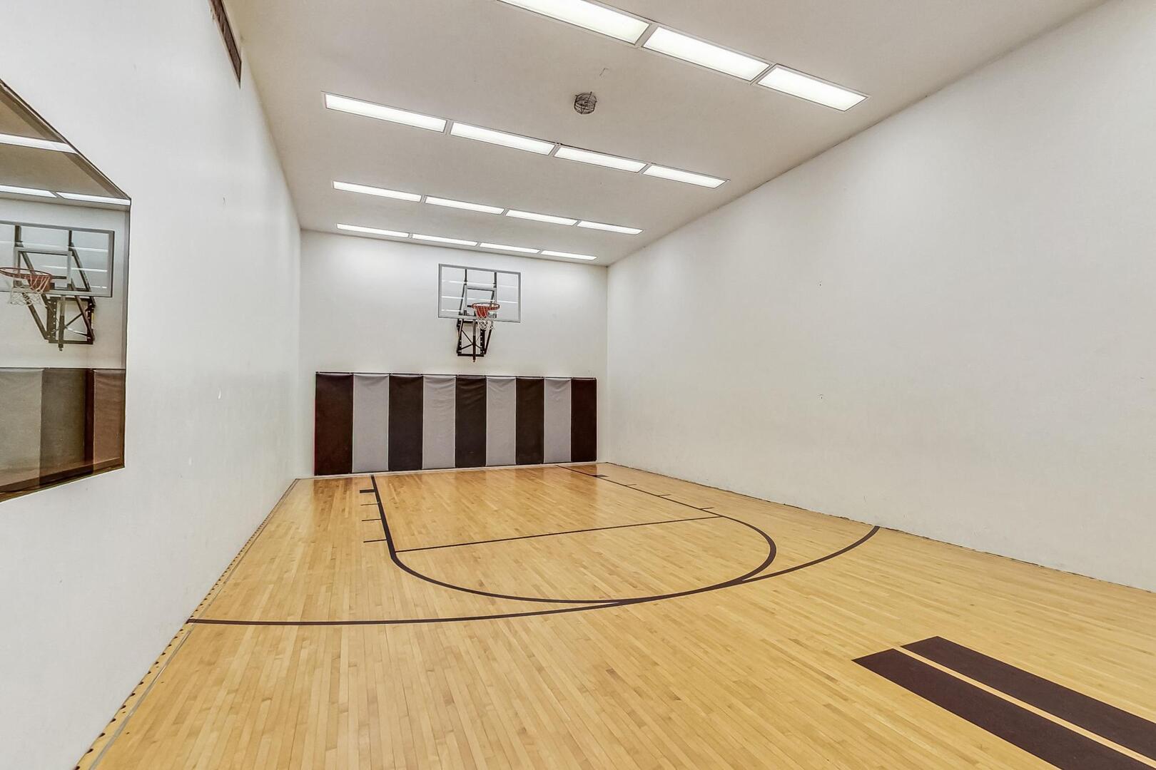 400 E RANDOLPH Street Unit: 2425