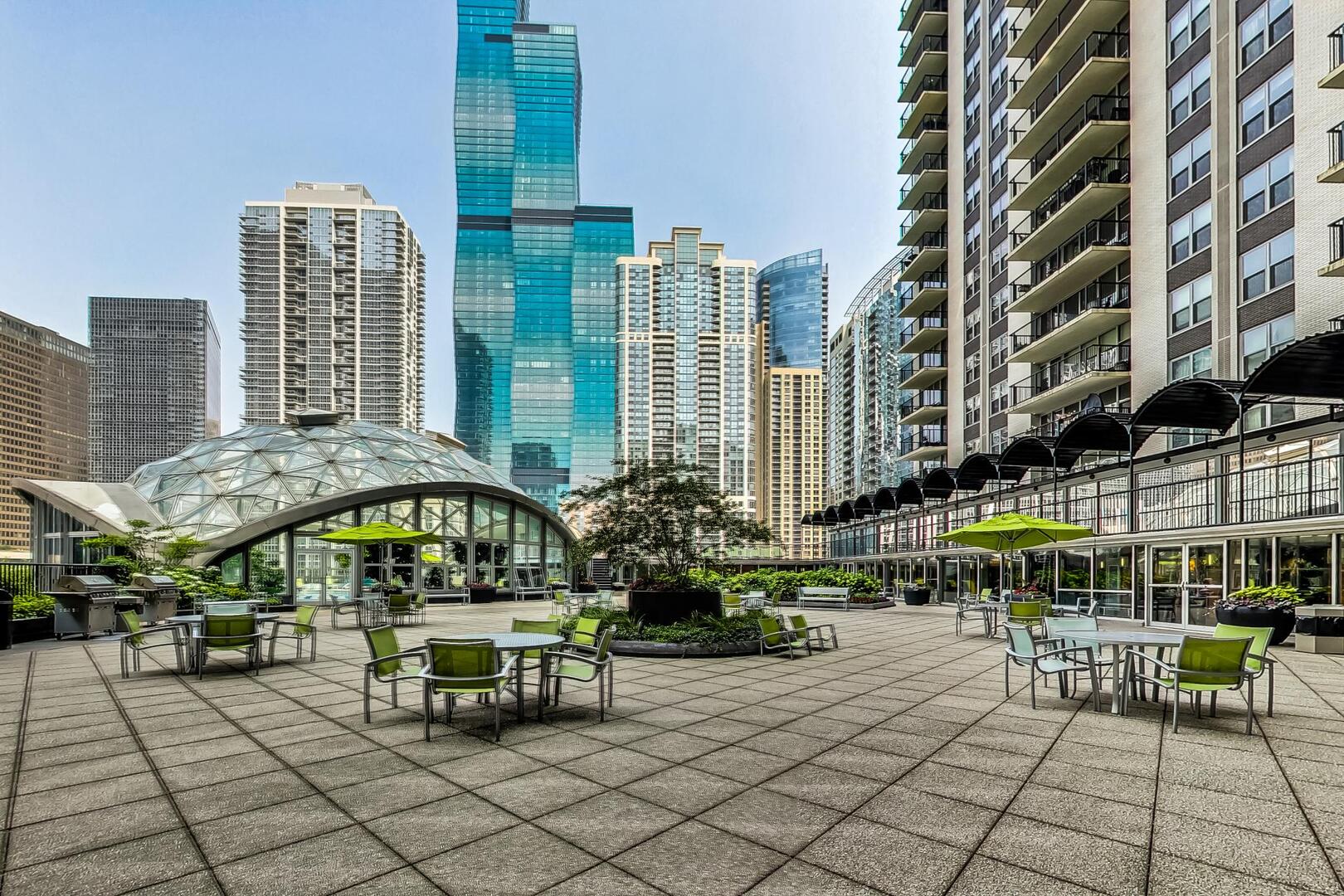 400 E RANDOLPH Street Unit: 2425