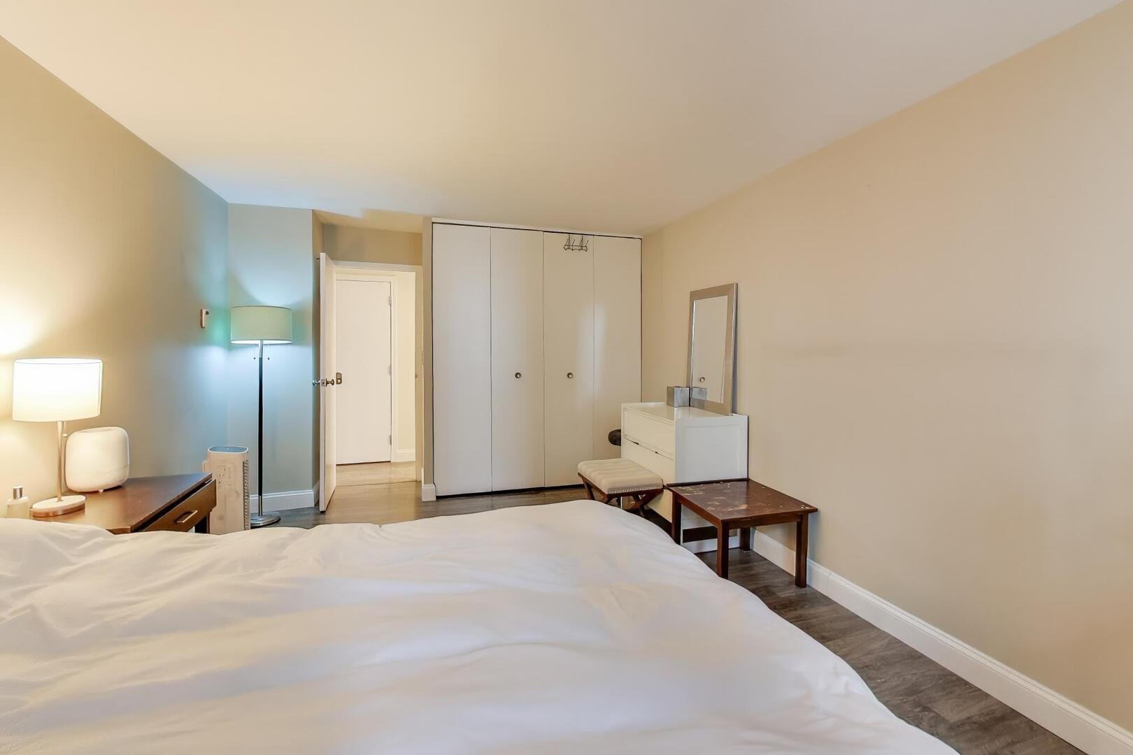 400 E RANDOLPH Street Unit: 2425