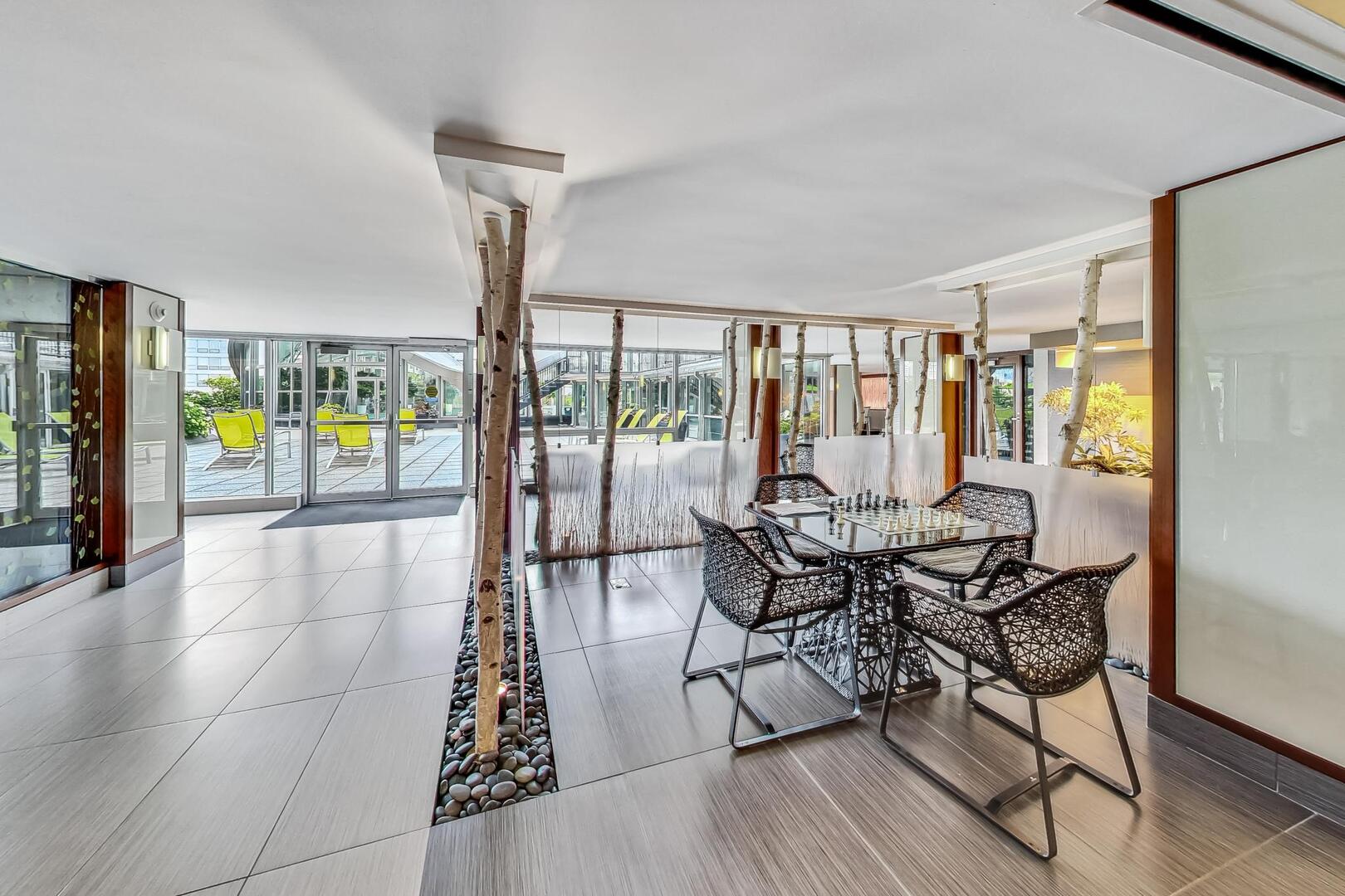 400 E RANDOLPH Street Unit: 2425