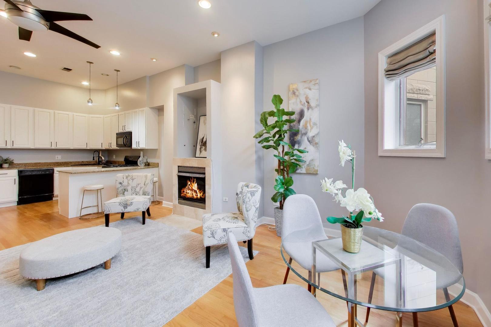 2629 N ASHLAND Avenue Unit: 1B