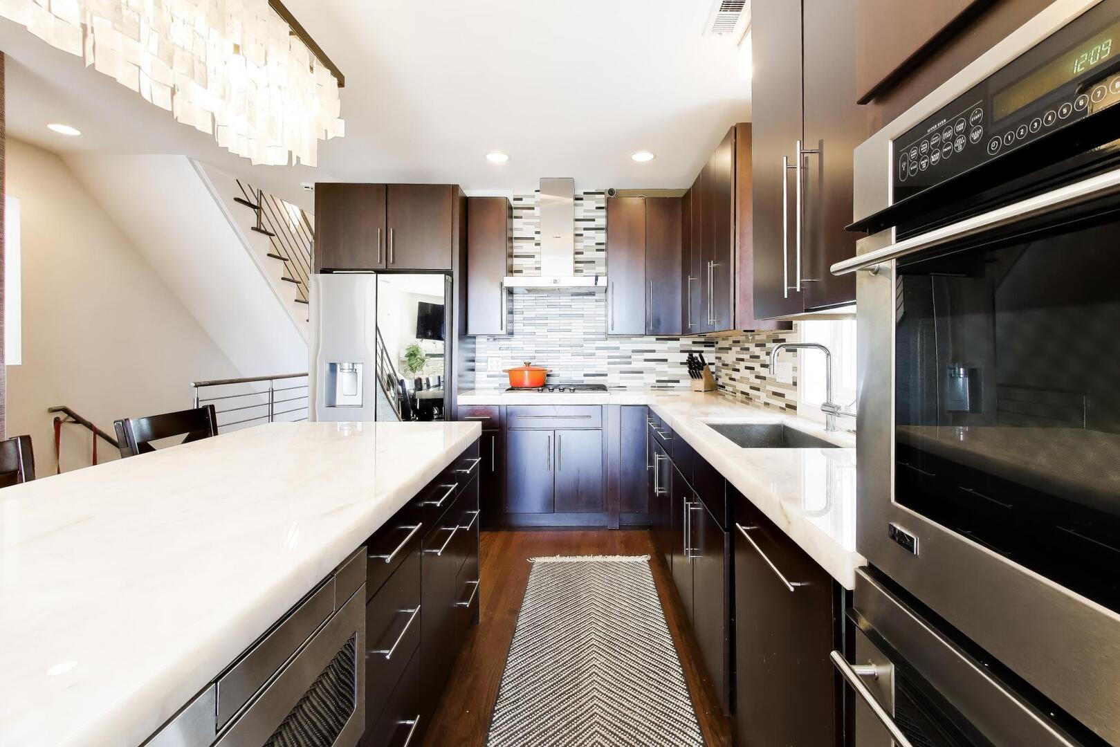 2241 W Roscoe Street Unit: 3