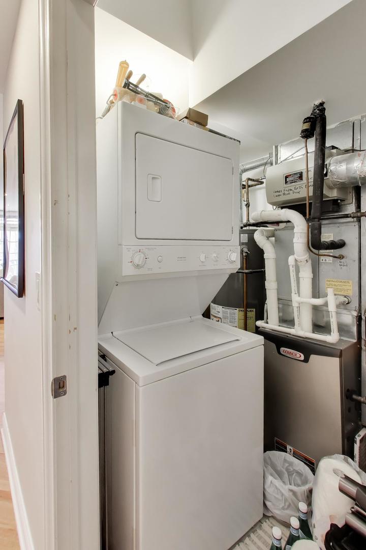 708 W Barry Avenue Unit: 3F