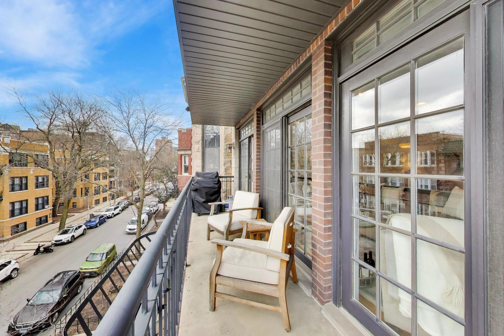 708 W Barry Avenue Unit: 3F