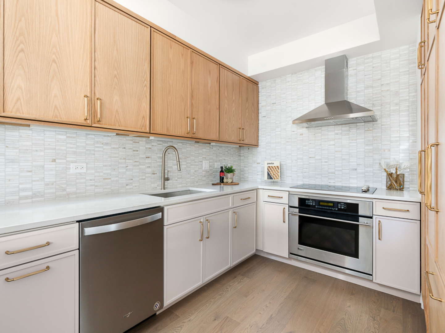 130 N Garland Court Unit: 3403