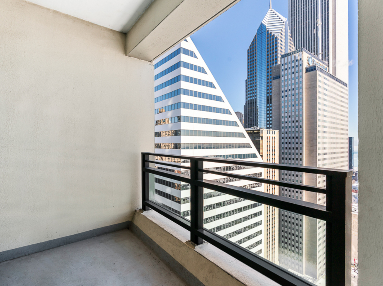 130 N Garland Court Unit: 3403
